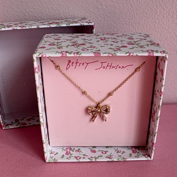 Betsey Johnson Jewelry - Betsey Johnson Gold Rhinestone Bow Necklace NWT